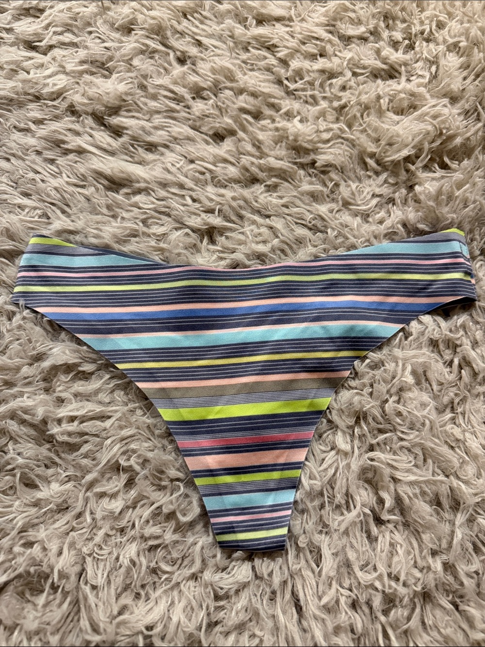 NWT VTG Victoria's Secret Incredible Sexy Satin No Show Thong Panty Small